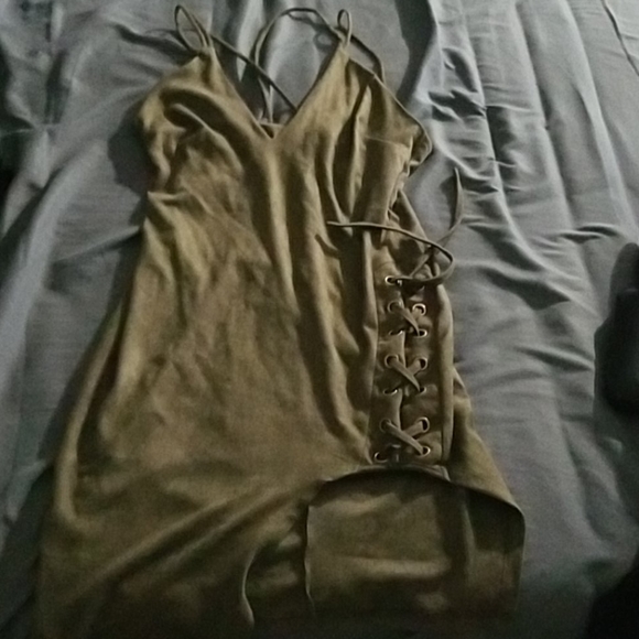 Dress - Picture 1 of 4